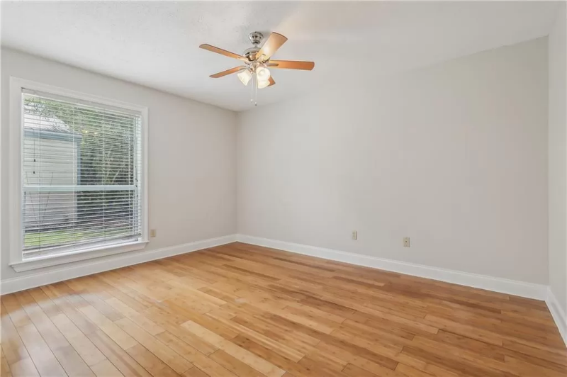 350 Atalin St #8B - Photo 3 of 8