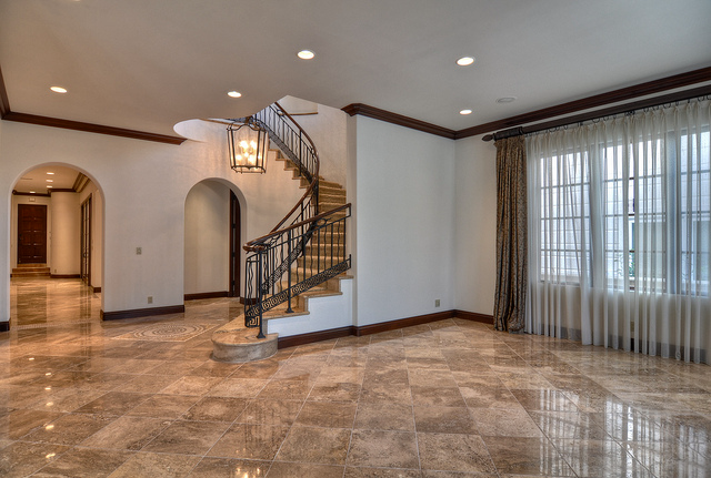 222 Iris Ave - Photo 6 of 20