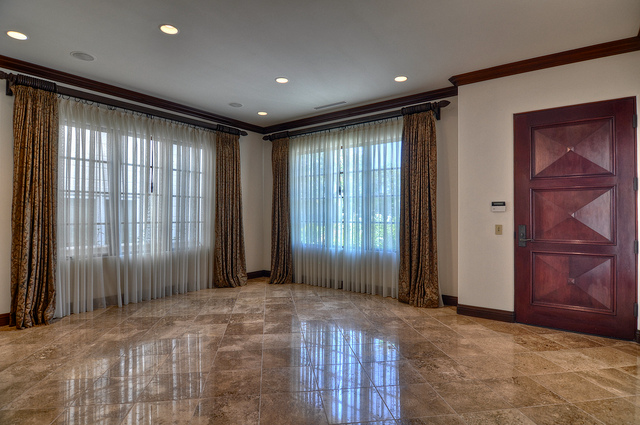 222 Iris Ave - Photo 7 of 20