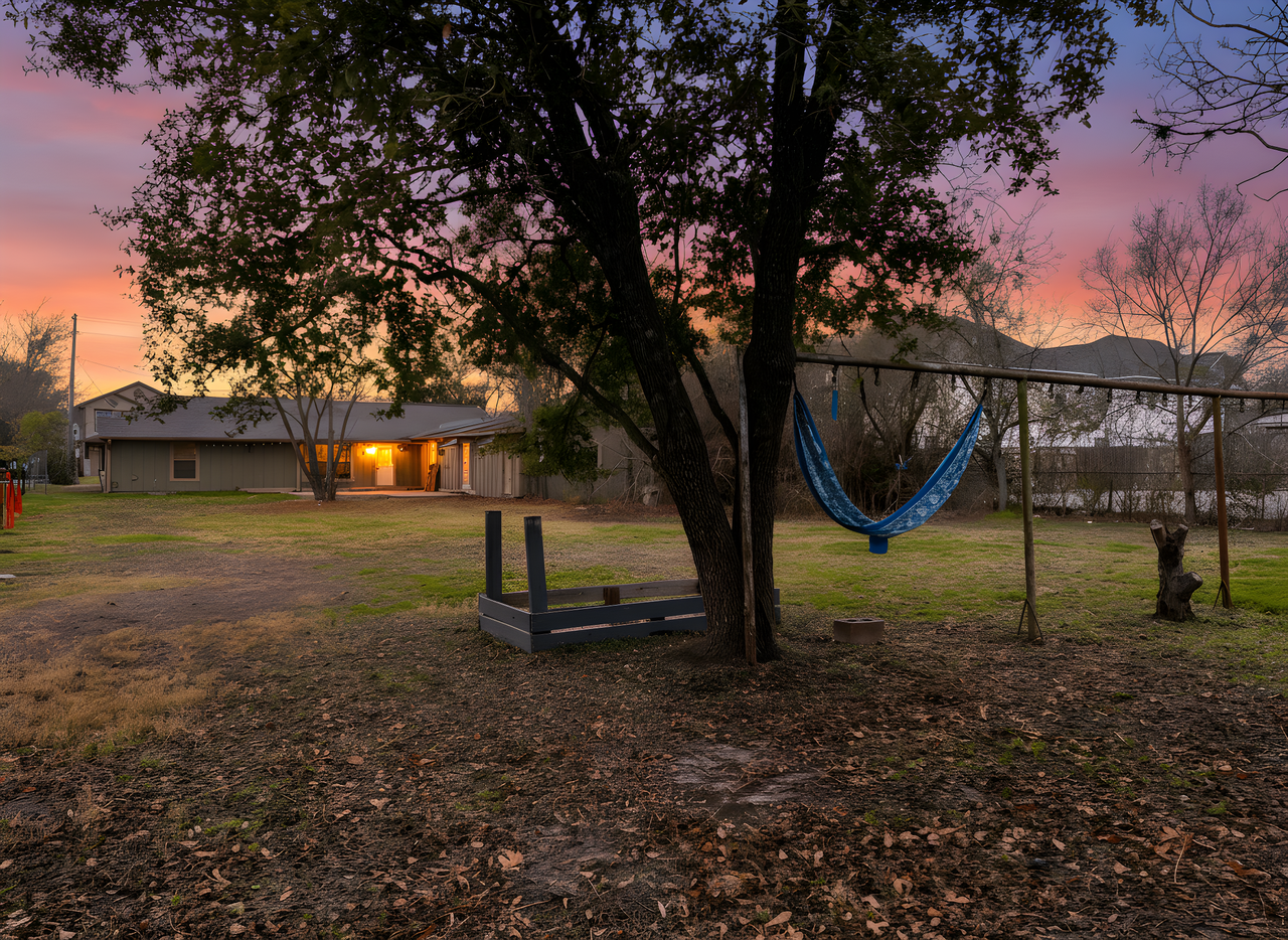 605 Highlands St #1 - Photo 3 of 23