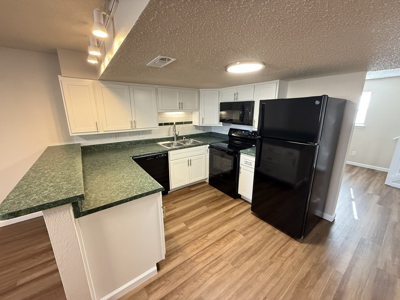 3935 Jaq Mar Ct - Photo 3 of 11