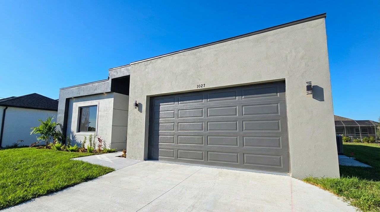 1027 Kismet Parkway Westclientes@realtymiamigroup.com #1 - Photo 3 of 26