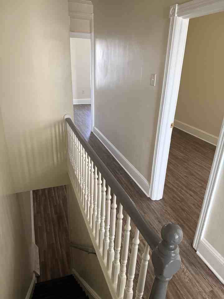 187 E 18th St #1 - Photo 7 of 10