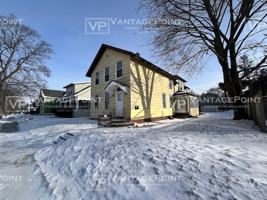 featured image of 823 1/2 N 14th St #UPPER