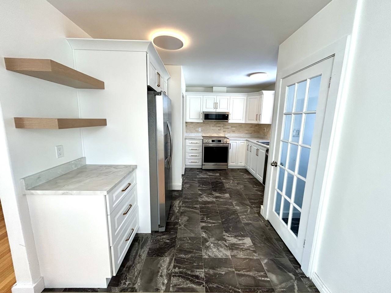 75 Cornwall Cres #MAIN - Photo 6 of 12