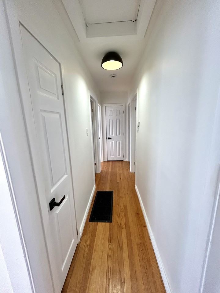 75 Cornwall Cres #MAIN - Photo 7 of 12