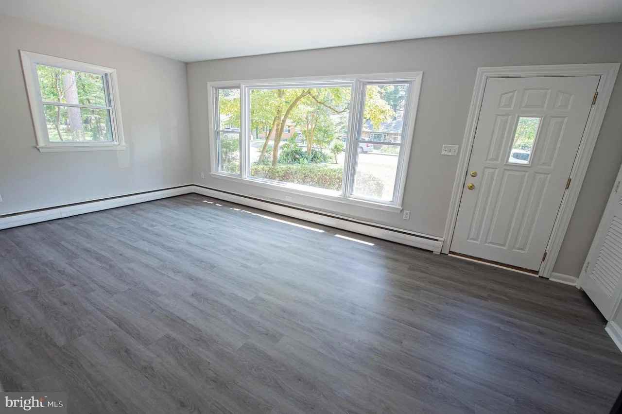 421 Monticello Ave #1 - Photo 5 of 22