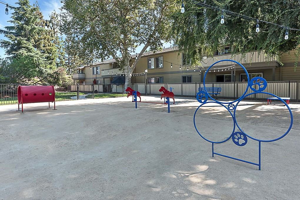 The Commons - Photo 6 of 50