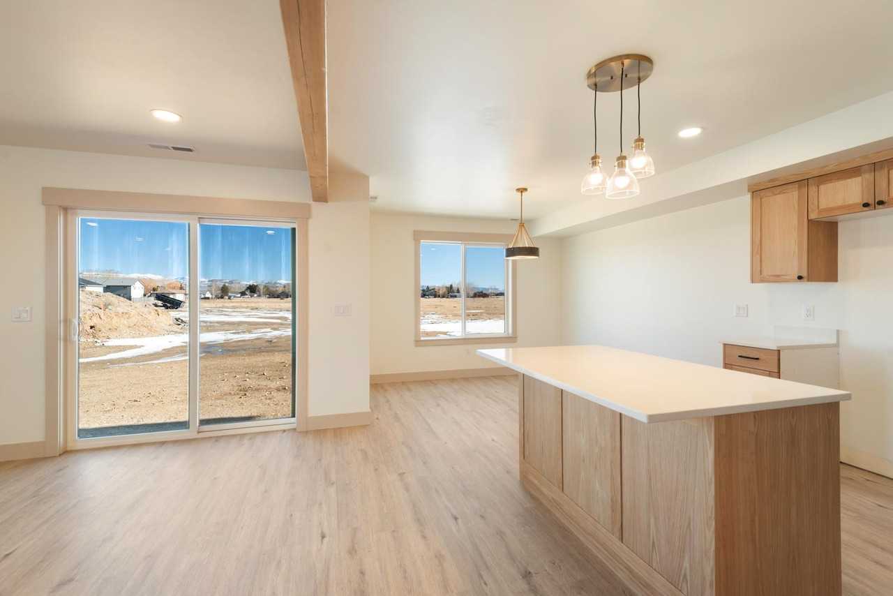 405 Par Ave #1 - Photo 6 of 35