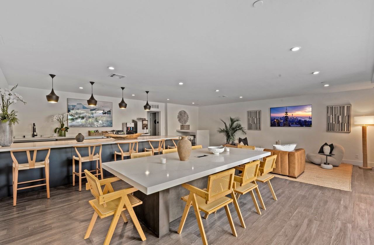 TALA Residences at Alfred - Photo 5 of 11