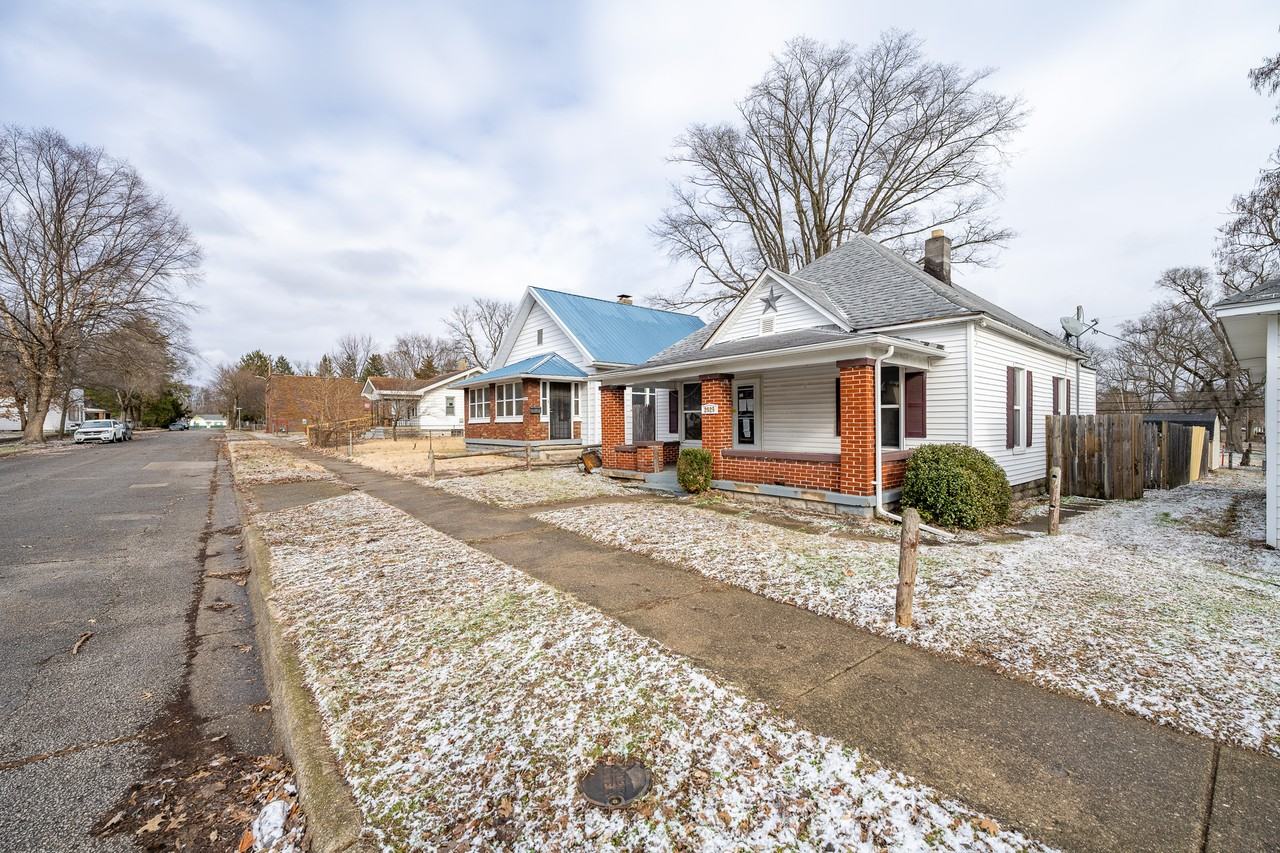 2029 N 22nd St #1 - Photo 4 of 45