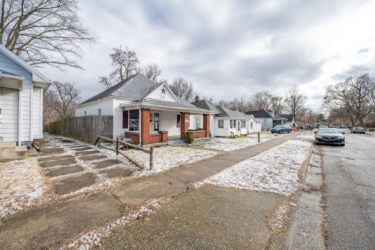 2029 N 22nd St #1 - Photo 6 of 45