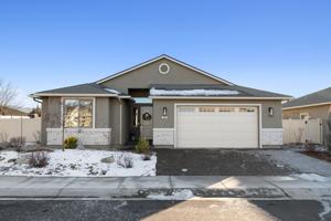 featured image of 638 Riverbed Cir #1