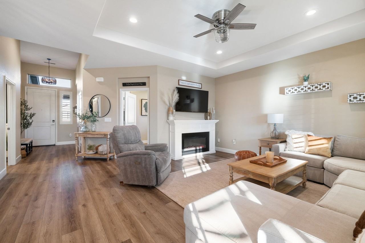 638 Riverbed Cir #1 - Photo 2 of 18