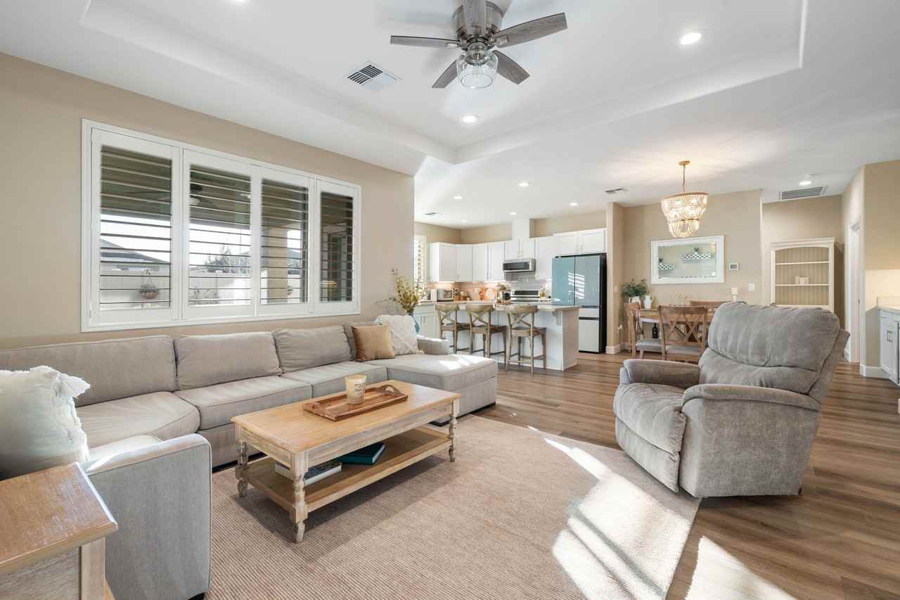 638 Riverbed Cir #1 - Photo 3 of 18