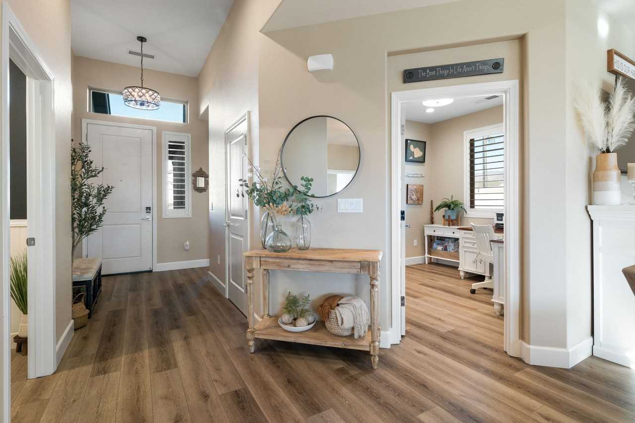 638 Riverbed Cir #1 - Photo 4 of 18