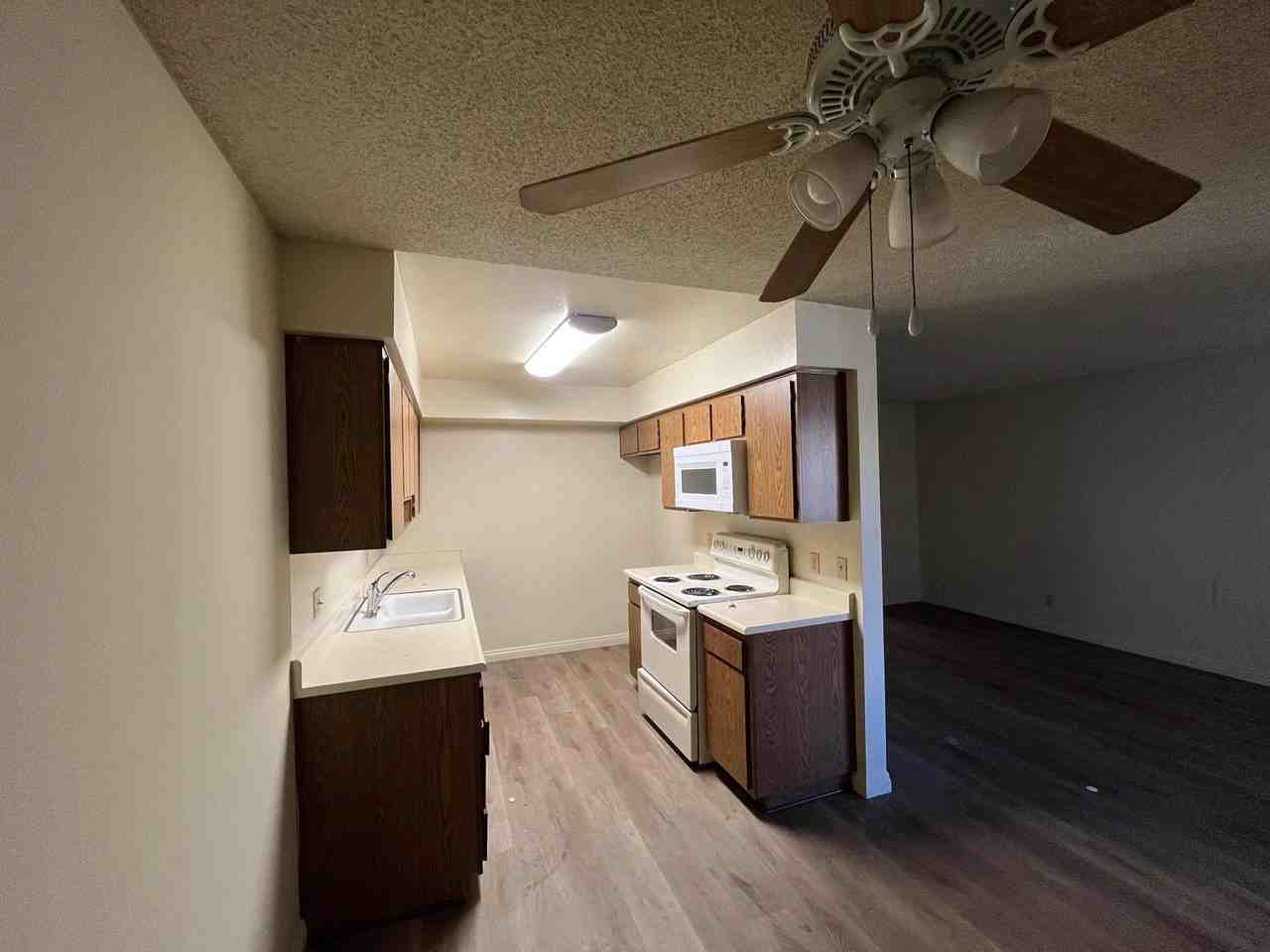 1920 Peyton - Photo 3 of 50