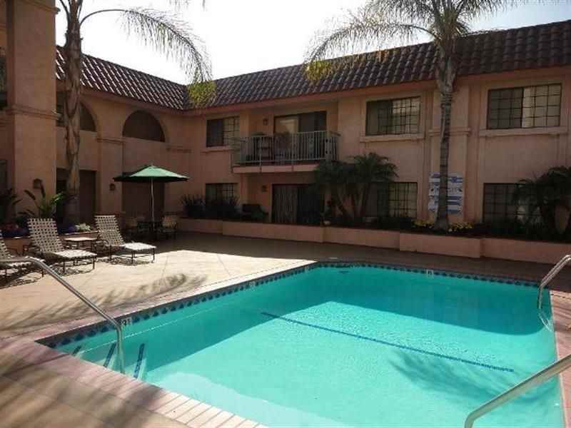 245 West Tujunga - Photo 2 of 36