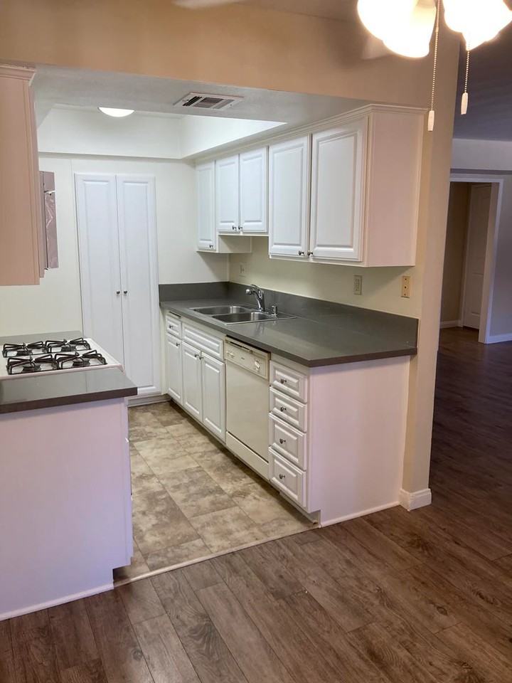 245 West Tujunga - Photo 7 of 36