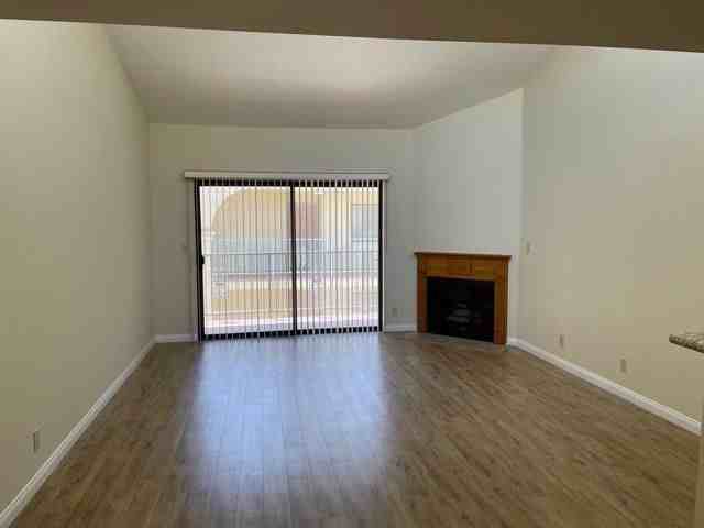 430 South Niagara Street - Photo 4 of 28