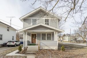 featured image of 3725 Leybourn Ave