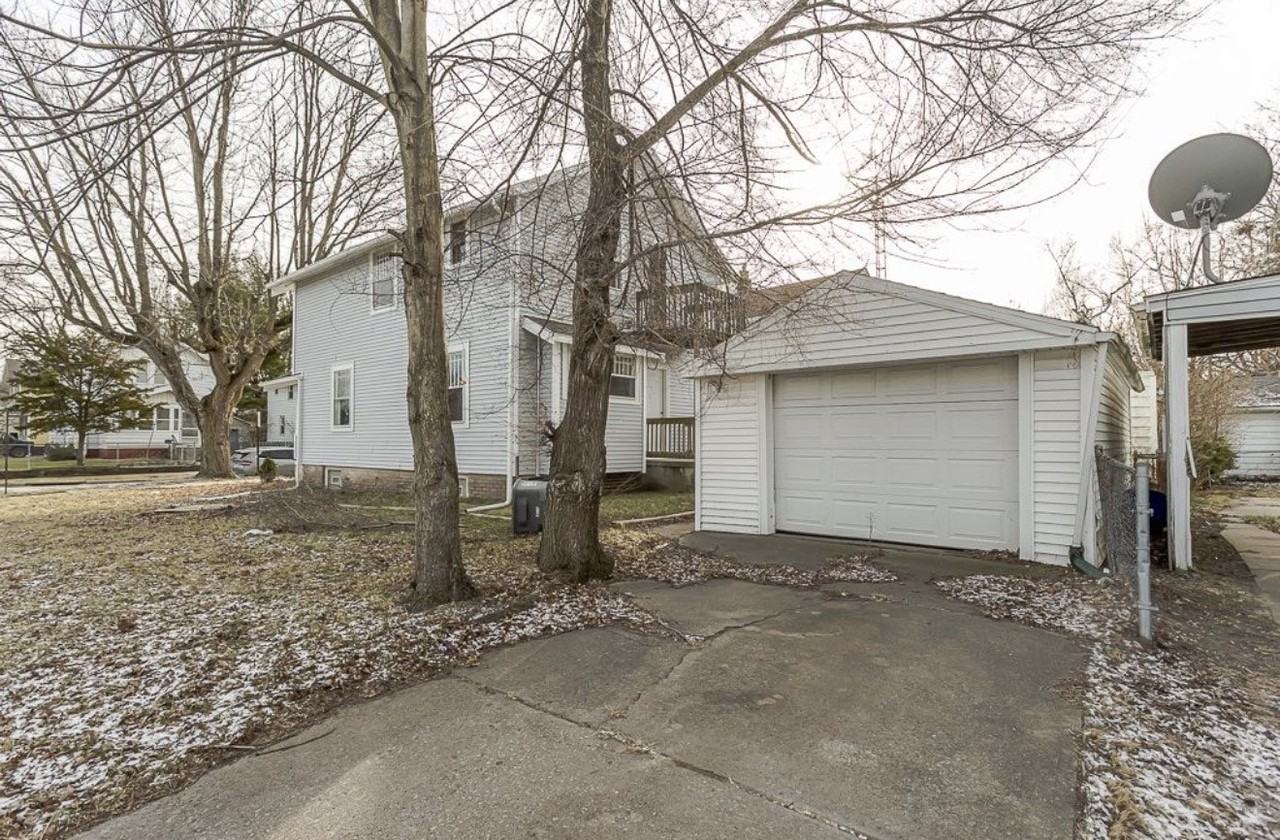 3725 Leybourn Avenue - Photo 3 of 15