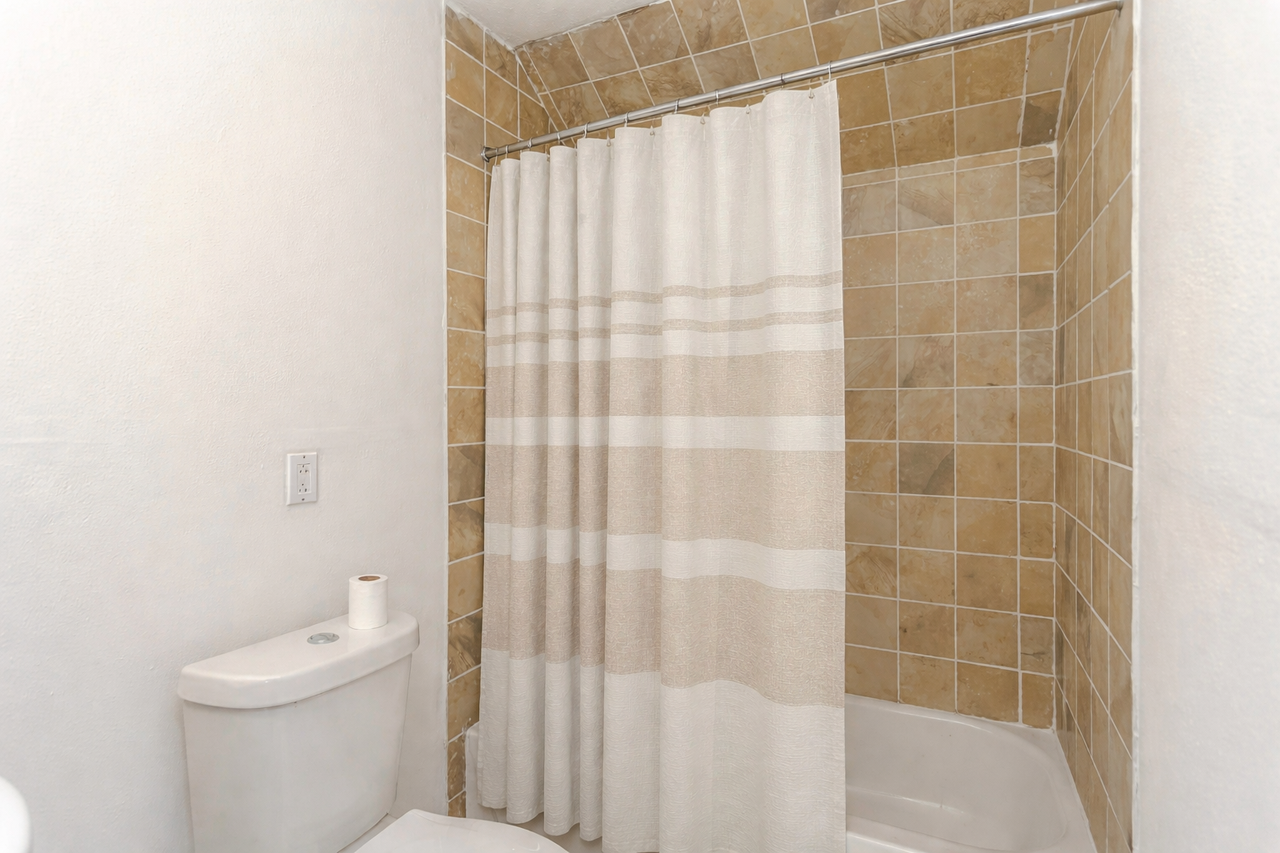 3725 Leybourn Avenue - Photo 7 of 15