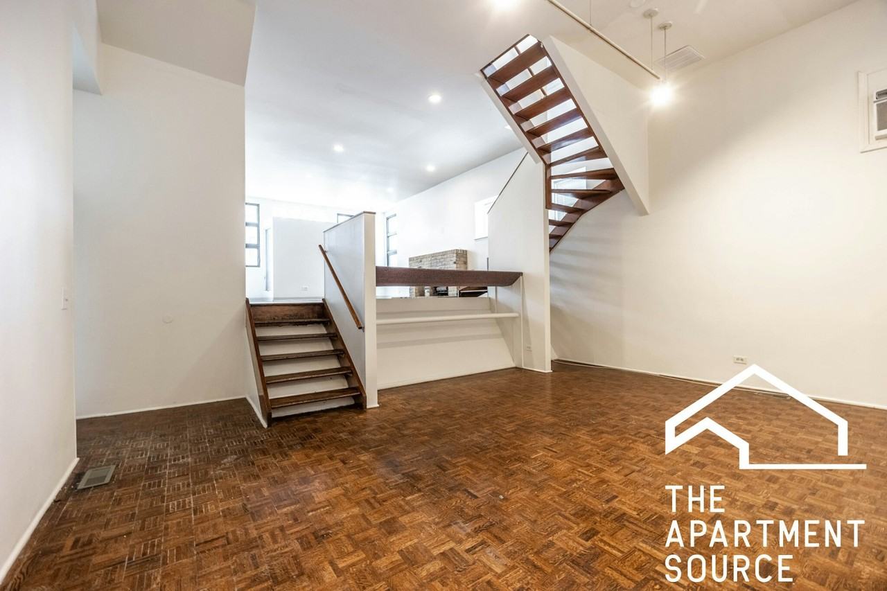 2059 North Clifton Avenue, Unit 1S - Photo 4 of 32