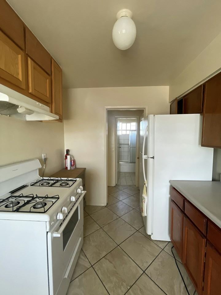 1023 East 12th Street, Unit Unit 3 - Photo 3 of 5