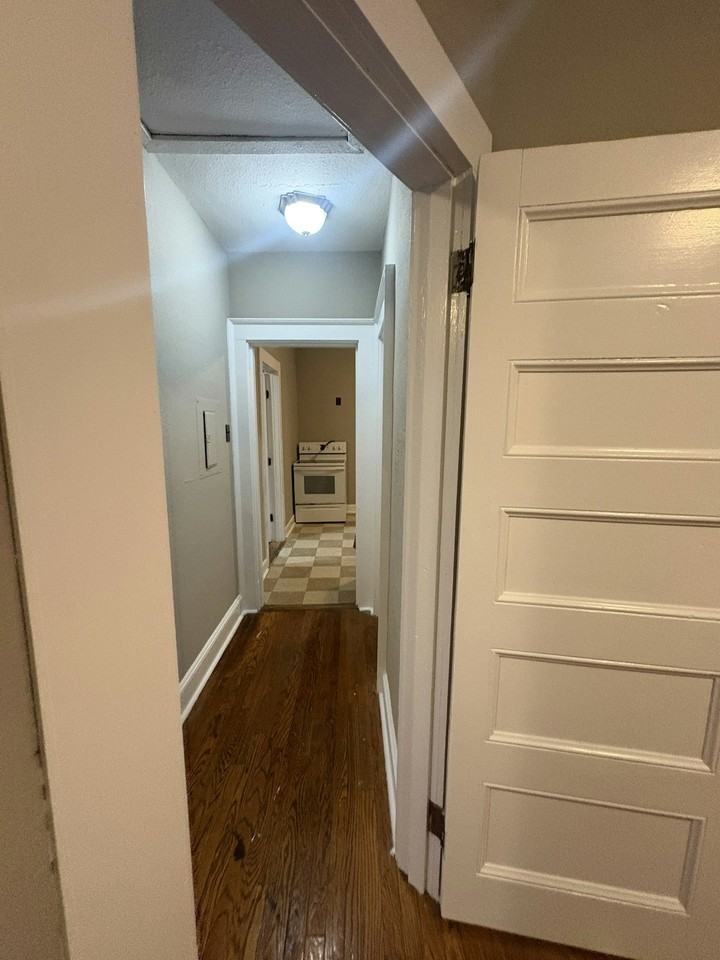 509 Monroe Avenue, Unit 5 RR - Photo 2 of 27