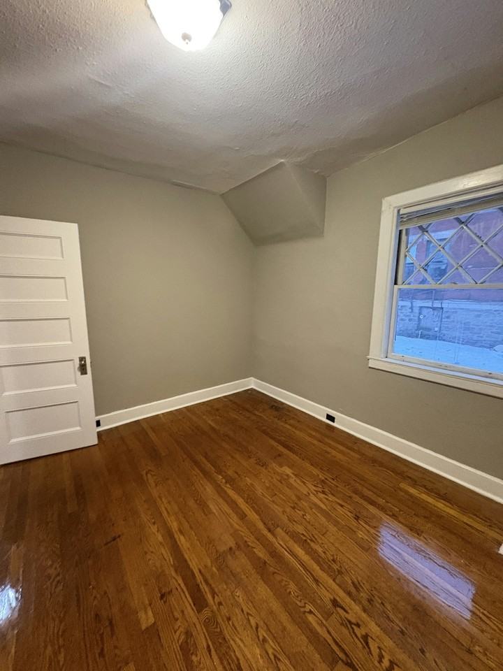 509 Monroe Avenue, Unit 5 RR - Photo 7 of 27