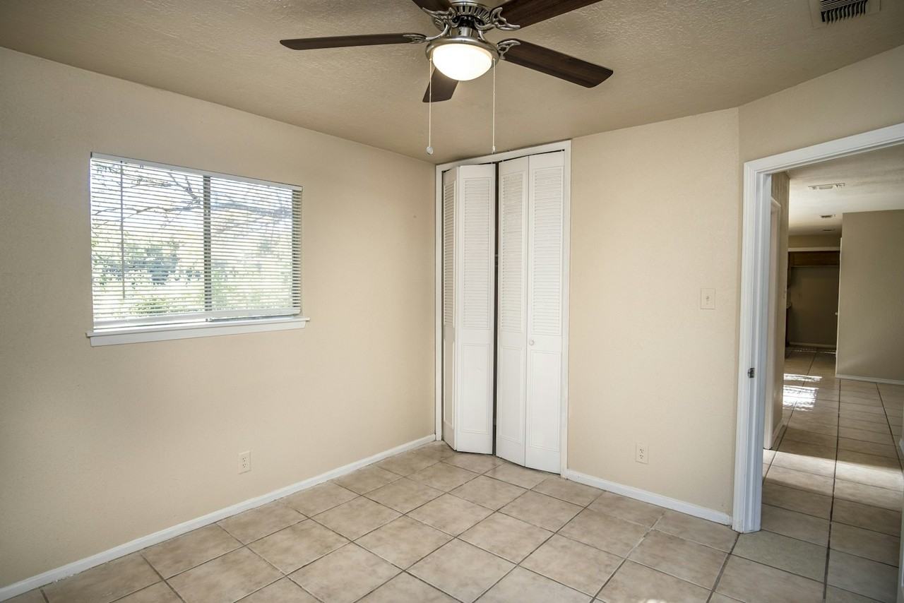 6916 Shady Grove Dr - Photo 5 of 17