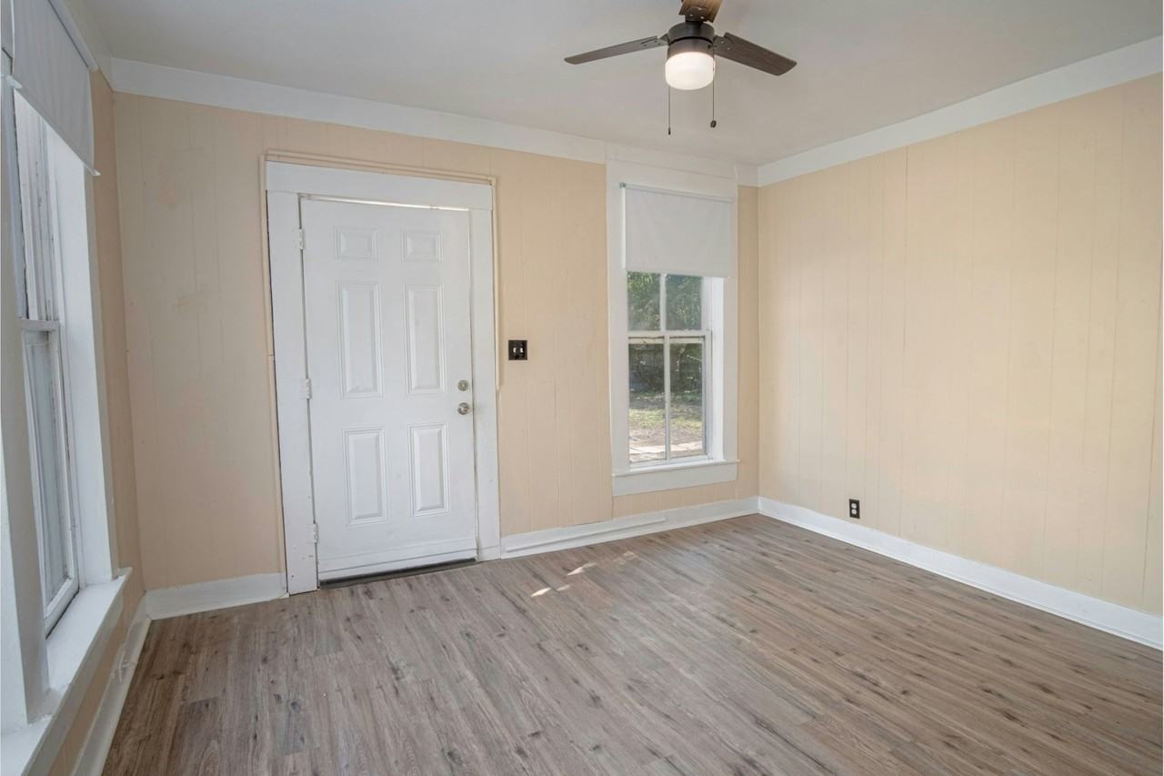 111 S Olive Street, Unit A - Photo 7 of 8