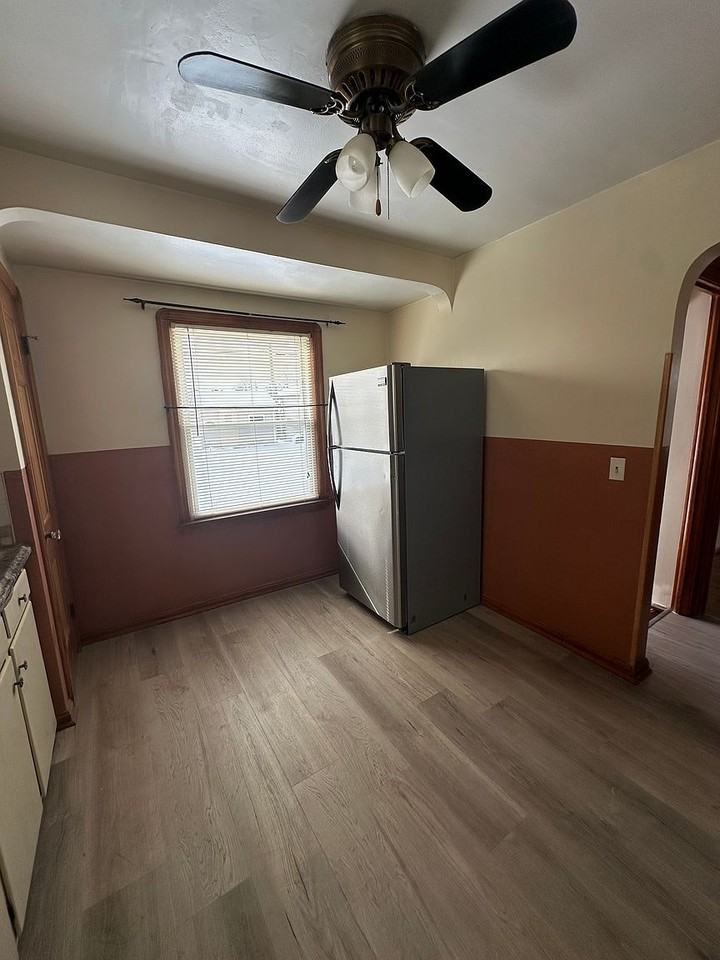 4811 Albertly Ave - Photo 3 of 12