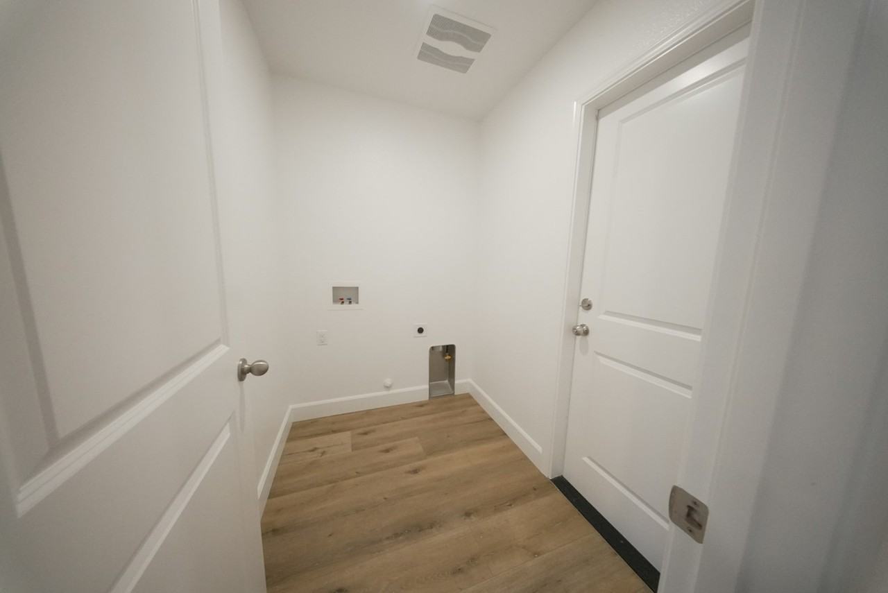 547 Virginia Ave - Photo 6 of 36