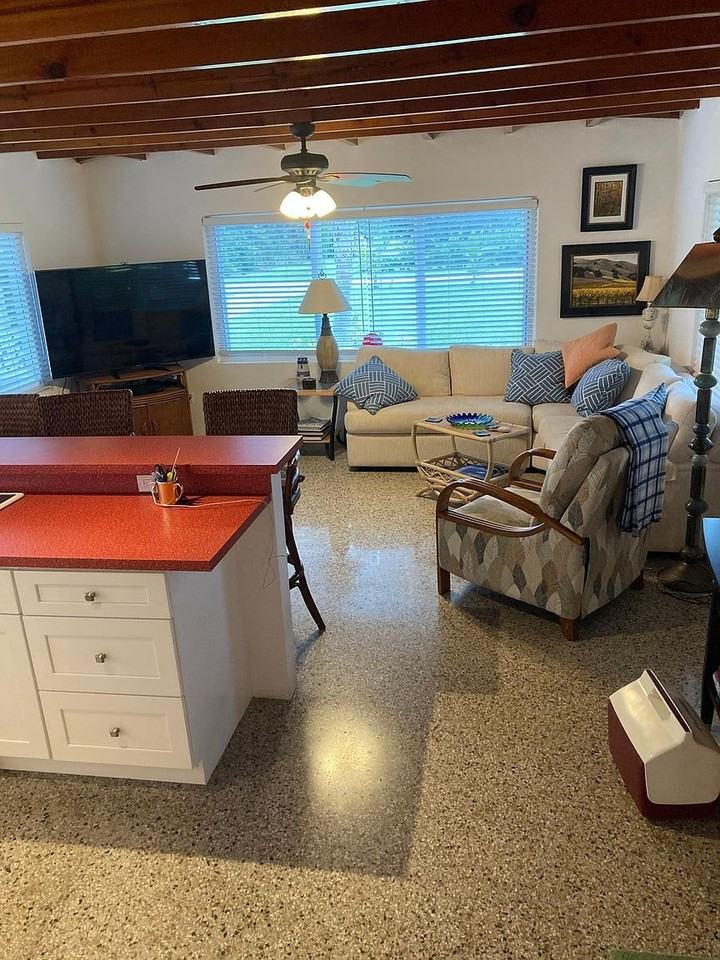 4127 SE Barcelona St - Photo 2 of 7