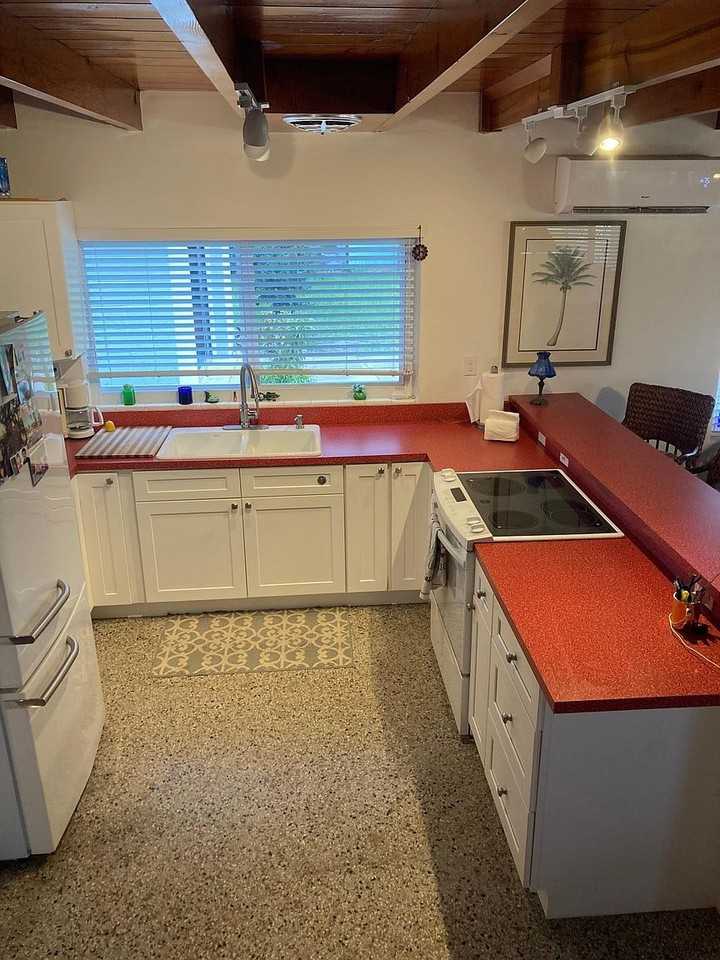 4127 SE Barcelona St - Photo 5 of 7