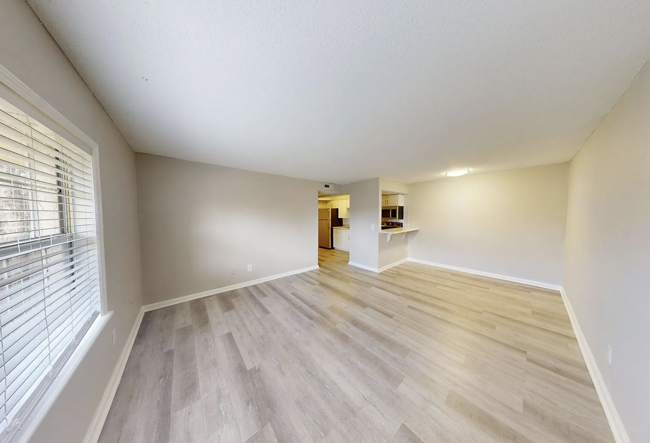 2144 Dunsford Terrace, Unit 4 - Photo 5 of 8