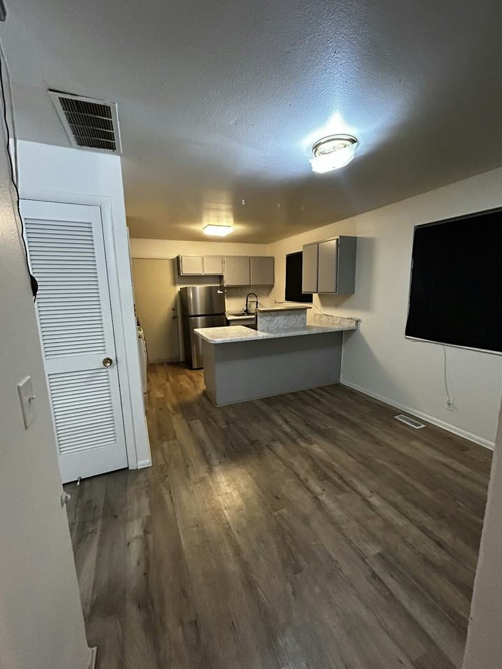 1206 Harris Avenue - Photo 6 of 16