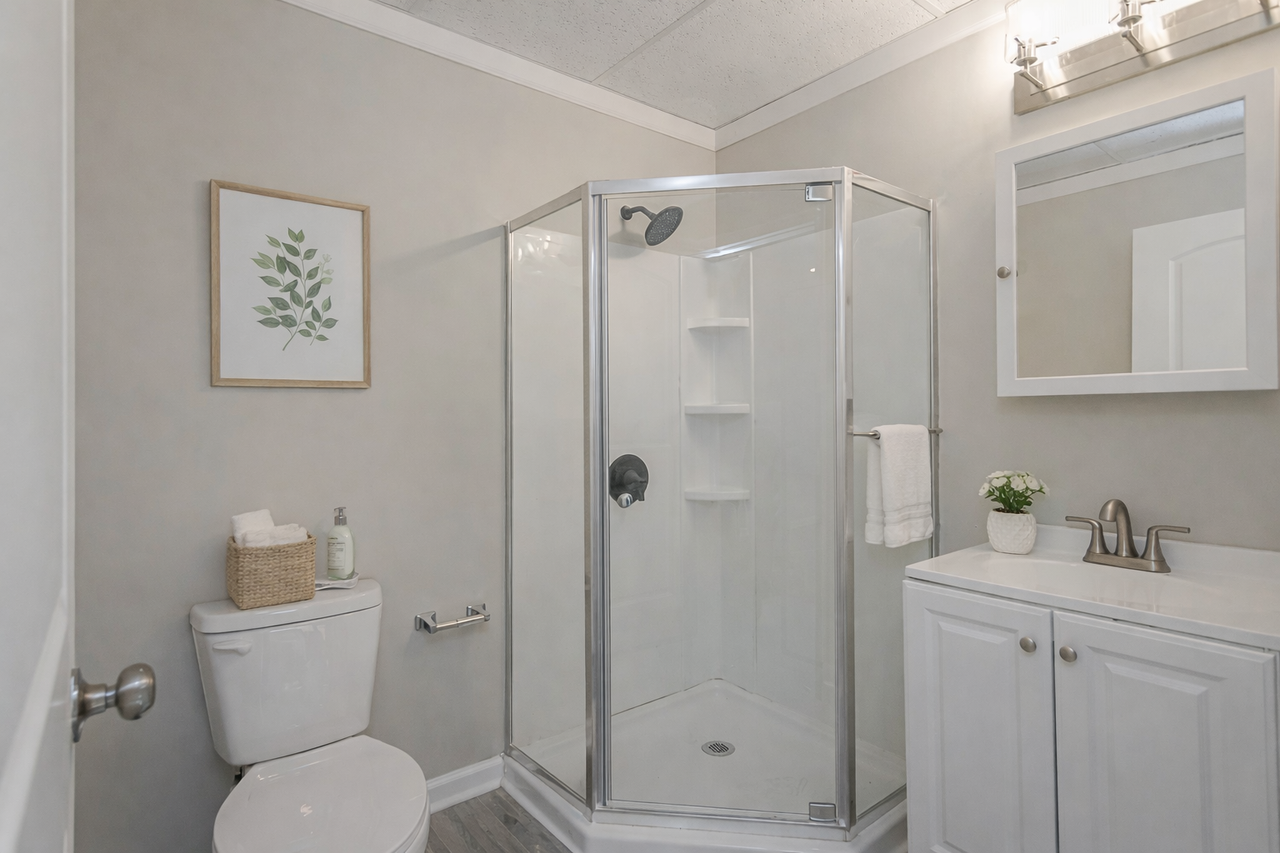 533 West 8th Street - Photo 7 of 12