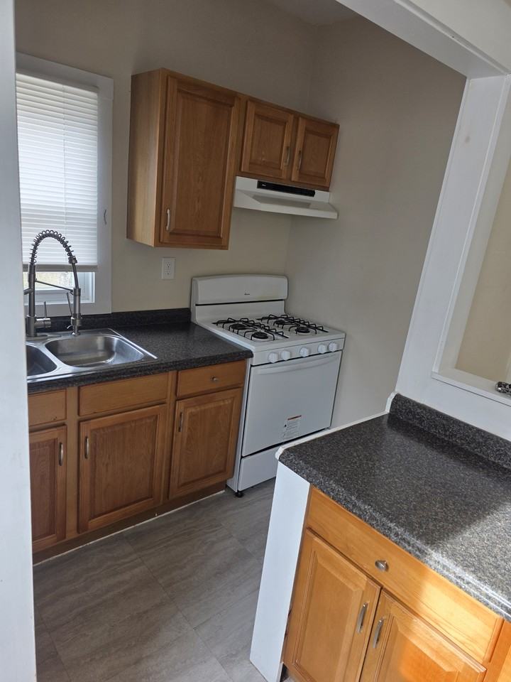 685 Cottage St #1 - Photo 5 of 10