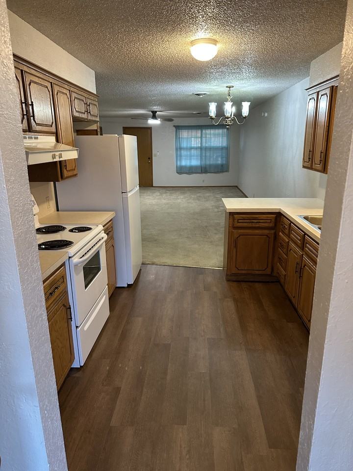 401 E Cherokee St #3 - Photo 2 of 9