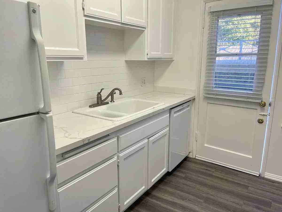 11380 Ovada Pl #11380 - Photo 6 of 35