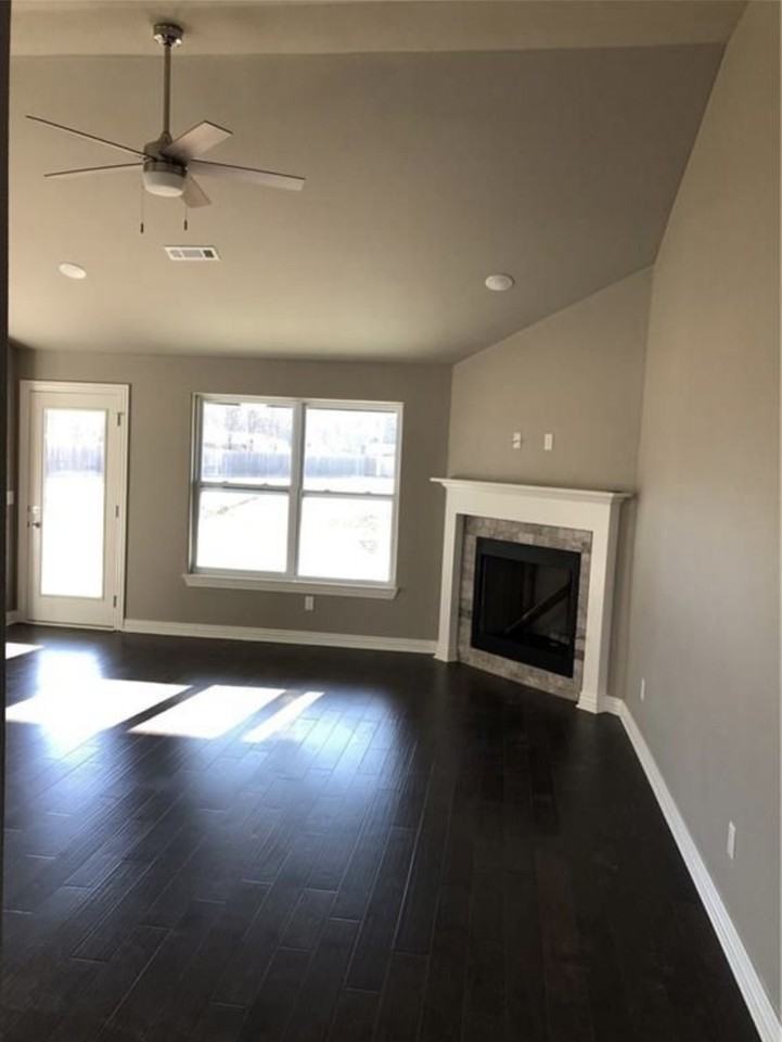 746 Roselawn St #NA - Photo 2 of 16