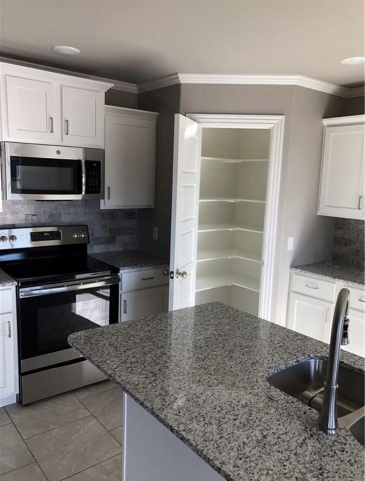 746 Roselawn St #NA - Photo 4 of 16