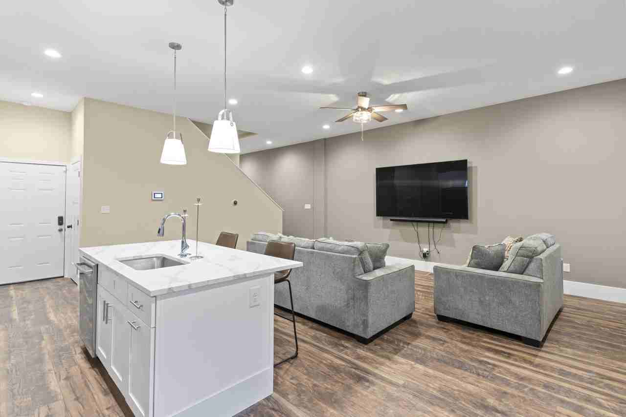 5424 Delmar Ct #5424 - Photo 2 of 15