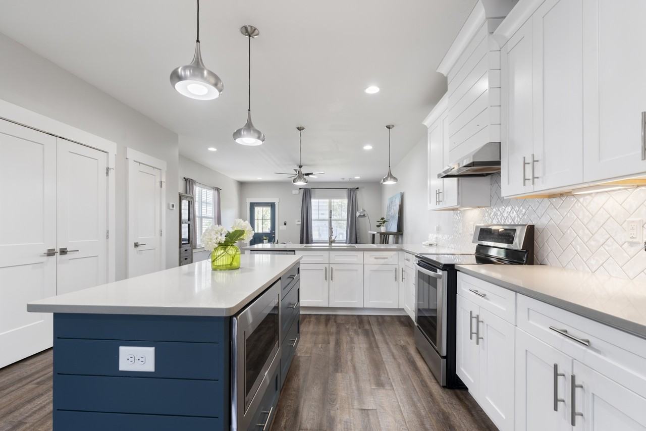 1734 Pecan St #1 - Photo 3 of 17