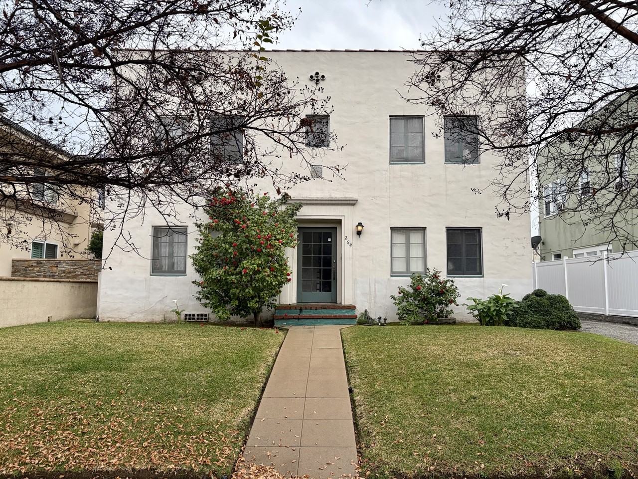 264 E Glenarm St #4 - Photo 3 of 3