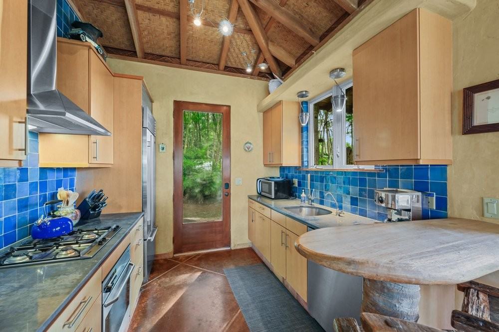 160 Piialii Pl #2 - Photo 3 of 22