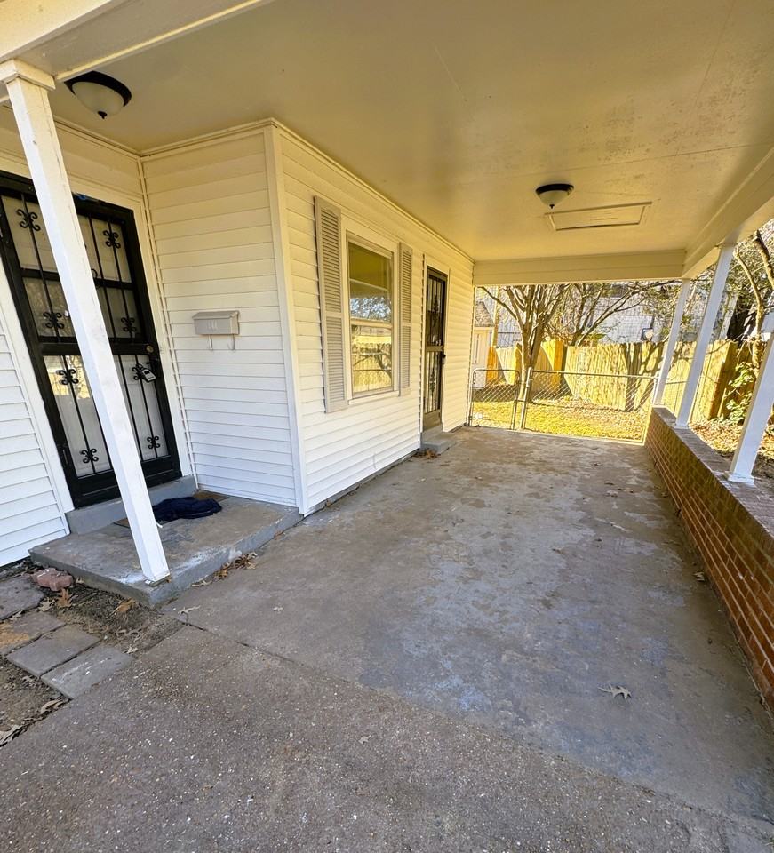 1019 Buckner St #1 - Photo 3 of 16